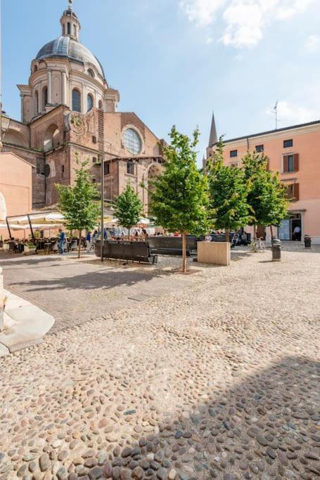 Apartment Under The Basilica Of Sant'Andrea Μάντοβα Εξωτερικό φωτογραφία